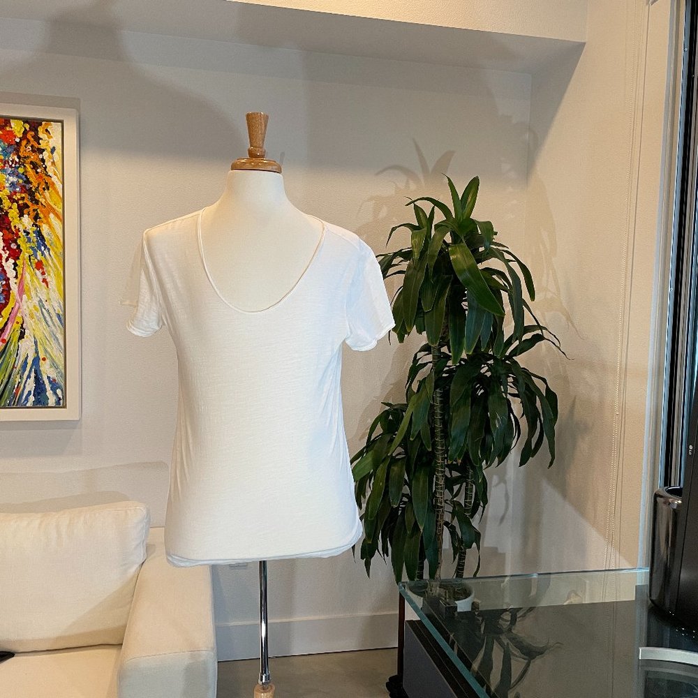 Zecmos Scoop Neck T-Shirt (White) Size L